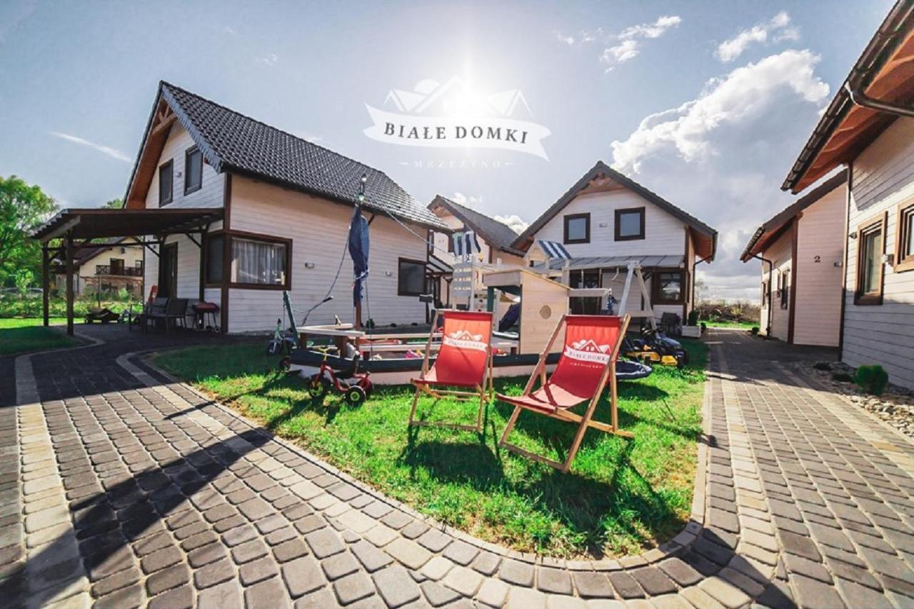 Biale Domki Mrzeżyno Buitenkant foto